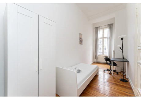 Mieszkanie do wynajęcia - Kantstraße Berlin, Niemcy, 99 m², 780 USD (3049 PLN), NET-90236547