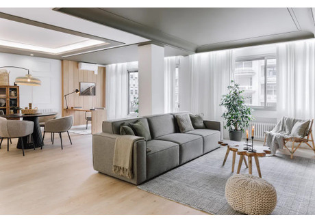 Mieszkanie do wynajęcia - Carrer del Comte d'Urgell Barcelona, Hiszpania, 150 m², 7073 USD (27 089 PLN), NET-90236714