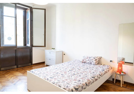 Mieszkanie do wynajęcia - Viale Campania Milan, Włochy, 170 m², 917 USD (3676 PLN), NET-90237170