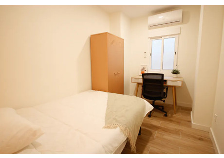 Mieszkanie do wynajęcia - Carrer de Padilla Barcelona, Hiszpania, 90 m², 831 USD (3399 PLN), NET-90237305