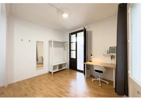 Mieszkanie do wynajęcia - Carrer Nou de la Rambla Barcelona, Hiszpania, 80 m², 699 USD (2900 PLN), NET-90237995