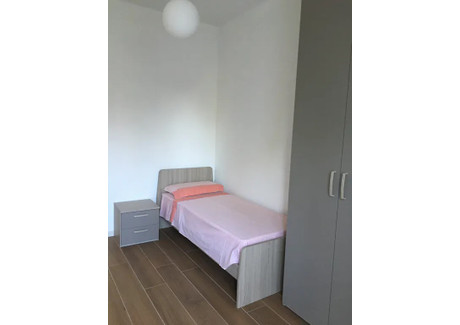 Mieszkanie do wynajęcia - Via delle Genziane Milan, Włochy, 85 m², 711 USD (2950 PLN), NET-90238777