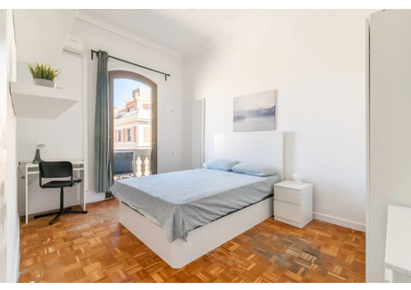 Mieszkanie do wynajęcia - Carrer de Balmes Barcelona, Hiszpania, 250 m², 946 USD (3794 PLN), NET-90238990