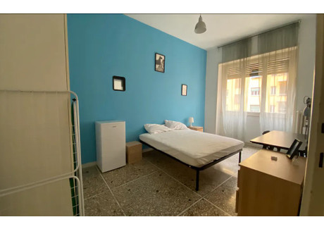 Mieszkanie do wynajęcia - Circonvallazione Nomentana Rome, Włochy, 120 m², 824 USD (3163 PLN), NET-90239124