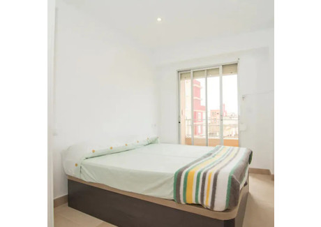 Mieszkanie do wynajęcia - Carrer de la Reina Valencia, Hiszpania, 75 m², 5414 USD (21 818 PLN), NET-90239413