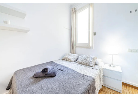 Mieszkanie do wynajęcia - Carrer de Balmes Barcelona, Hiszpania, 250 m², 757 USD (3034 PLN), NET-90239851