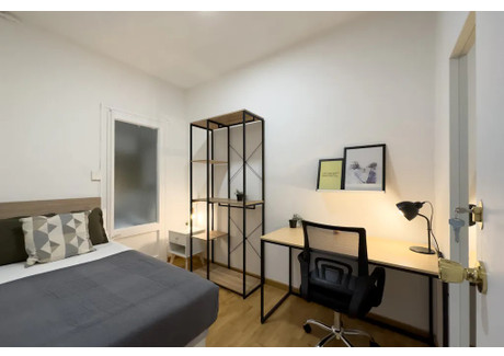 Mieszkanie do wynajęcia - Carrer de Benet Mateu Barcelona, Hiszpania, 100 m², 665 USD (2782 PLN), NET-90231256