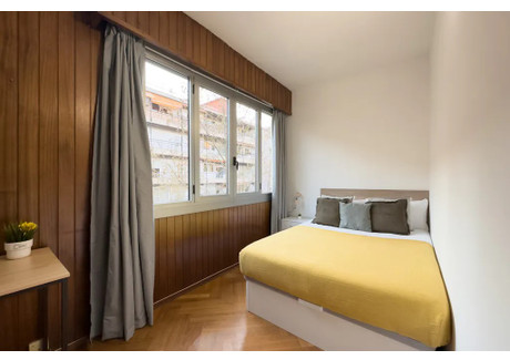 Mieszkanie do wynajęcia - Carrer de Benet Mateu Barcelona, Hiszpania, 100 m², 783 USD (3069 PLN), NET-90231251