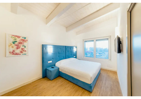 Mieszkanie do wynajęcia - Via Nazioni Unite Collegno, Włochy, 32 m², 2789 USD (11 238 PLN), NET-90231482