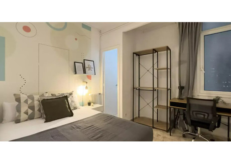 Mieszkanie do wynajęcia - Carrer de Roger de Llúria Barcelona, Hiszpania, 98 m², 833 USD (3409 PLN), NET-90231653