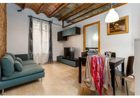 Mieszkanie do wynajęcia - Carrer Gran de Gràcia Barcelona, Hiszpania, 65 m², 3138 USD (12 644 PLN), NET-90233156