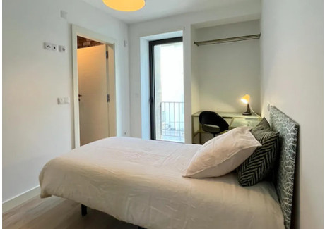 Mieszkanie do wynajęcia - Rua Abel Botelho Lisbon, Portugalia, 140 m², 676 USD (2805 PLN), NET-90247798