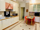 Mieszkanie do wynajęcia - Via Michelangelo Buonarroti Milan, Włochy, 200 m², 1075 USD (4235 PLN), NET-90241833