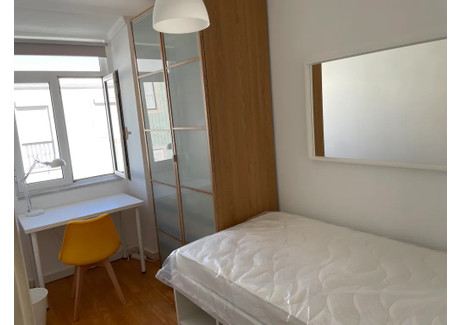 Mieszkanie do wynajęcia - Rua Capitão Renato Baptista Lisbon, Portugalia, 90 m², 576 USD (2409 PLN), NET-90241894