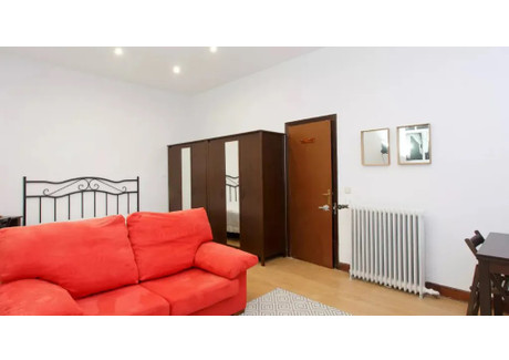 Mieszkanie do wynajęcia - Calle de Santa Engracia Madrid, Hiszpania, 270 m², 890 USD (3445 PLN), NET-90243195