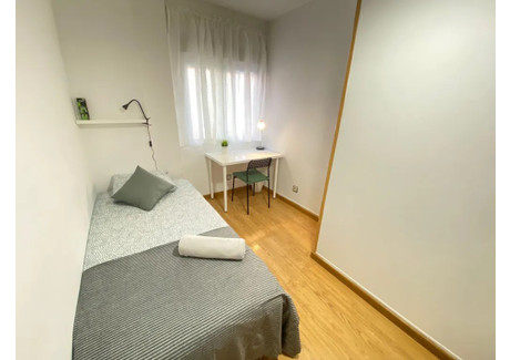 Dom do wynajęcia - Calle Manuel Pavía Madrid, Hiszpania, 80 m², 369 USD (1510 PLN), NET-90243358