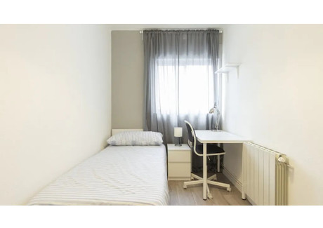 Mieszkanie do wynajęcia - Calle de Seseña Madrid, Hiszpania, 84 m², 1414 USD (5443 PLN), NET-90243524