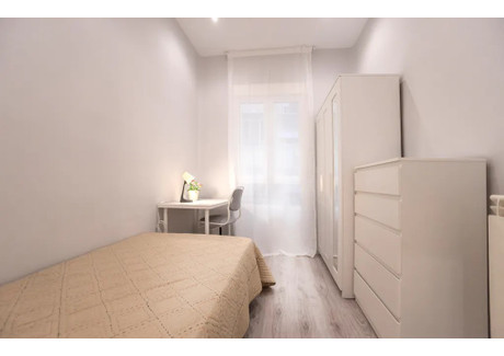 Mieszkanie do wynajęcia - Calle de Guzmán el Bueno Madrid, Hiszpania, 125 m², 594 USD (2388 PLN), NET-90251452