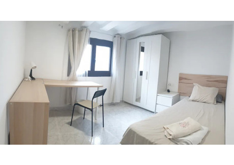 Mieszkanie do wynajęcia - Carrer de Santa Margarida Barcelona, Hiszpania, 65 m², 448 USD (1719 PLN), NET-90568381