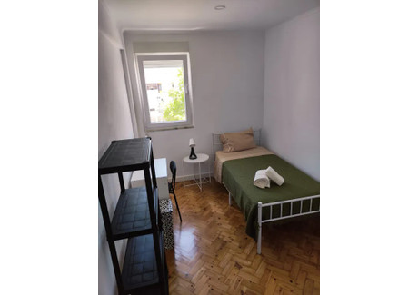 Mieszkanie do wynajęcia - Rua Cidade de Porto Alexandre Lisbon, Portugalia, 68 m², 402 USD (1644 PLN), NET-90709064