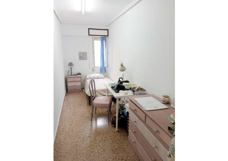 Mieszkanie do wynajęcia - Carrer de Ramon Marquet Valencia, Hiszpania, 110 m², 473 USD (1812 PLN), NET-90782823