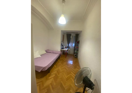 Mieszkanie do wynajęcia - Calle de Guzmán el Bueno Madrid, Hiszpania, 180 m², 624 USD (2589 PLN), NET-90879996