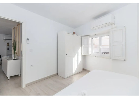 Mieszkanie do wynajęcia - Carrer dels Adreçadors Valencia, Hiszpania, 68 m², 2392 USD (9807 PLN), NET-90905470