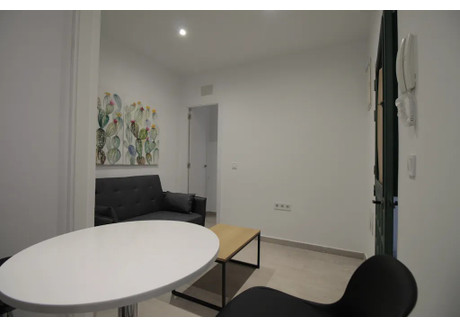 Mieszkanie do wynajęcia - Calle de Santoña Madrid, Hiszpania, 25 m², 862 USD (3458 PLN), NET-90959618