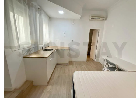 Mieszkanie do wynajęcia - Calle Jerónimo Muñoz Valencia, Hiszpania, 20 m², 879 USD (3435 PLN), NET-91089139