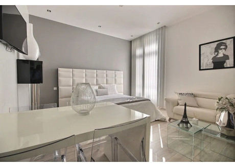 Mieszkanie do wynajęcia - Avenue des Champs-Élysées Paris, Francja, 36 m², 2766 USD (10 620 PLN), NET-91405077