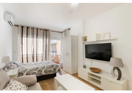 Mieszkanie do wynajęcia - Carrer de Joan Gamper Barcelona, Hiszpania, 30 m², 1124 USD (4664 PLN), NET-91801155