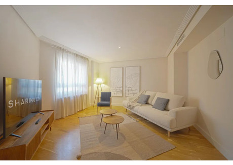 Mieszkanie do wynajęcia - Calle del Doctor Fleming Madrid, Hiszpania, 88 m², 3716 USD (14 641 PLN), NET-91887955