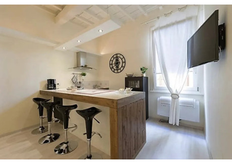Mieszkanie do wynajęcia - Borgo San Lorenzo Florence, Włochy, 40 m², 1194 USD (4705 PLN), NET-92136200