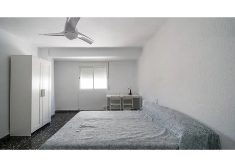 Mieszkanie do wynajęcia - Carrer Germans Villalonga Valencia, Hiszpania, 95 m², 436 USD (1748 PLN), NET-92136635