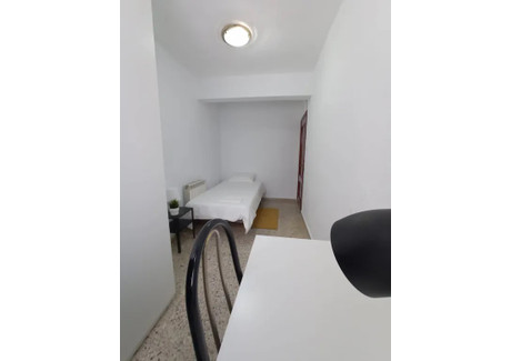 Mieszkanie do wynajęcia - Calle del Poeta Blas de Otero Madrid, Hiszpania, 85 m², 343 USD (1374 PLN), NET-92165643