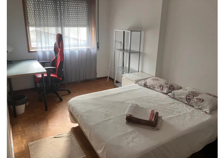 Mieszkanie do wynajęcia - Travessa da Fonte de Contumil Porto, Portugalia, 100 m², 438 USD (1790 PLN), NET-92461391