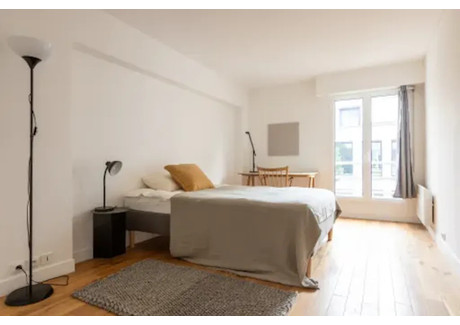 Mieszkanie do wynajęcia - Villa des Charmilles Paris, Francja, 242 m², 1665 USD (6561 PLN), NET-92643742