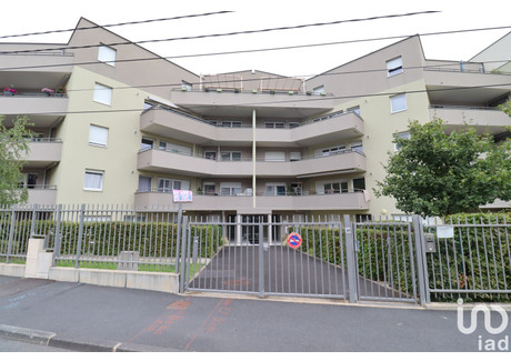 Mieszkanie na sprzedaż - Clermont-Ferrand, Francja, 62 m², 157 217 USD (643 017 PLN), NET-100381135