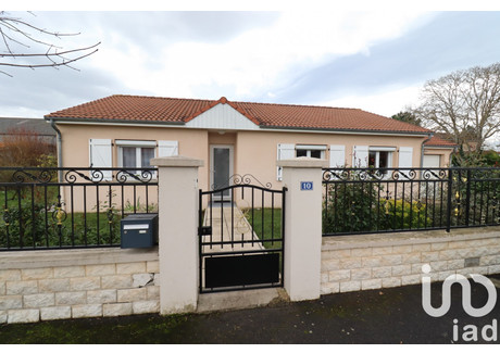 Dom na sprzedaż - Chappes, Francja, 100 m², 287 356 USD (1 192 529 PLN), NET-103236099