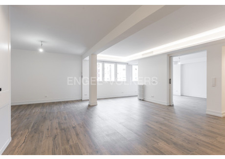 Mieszkanie do wynajęcia - Madrid, Hiszpania, 217 m², 4312 USD (17 634 PLN), NET-101410044