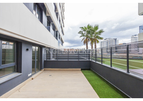 Mieszkanie do wynajęcia - Madrid, Hiszpania, 122 m², 3025 USD (11 917 PLN), NET-97614741