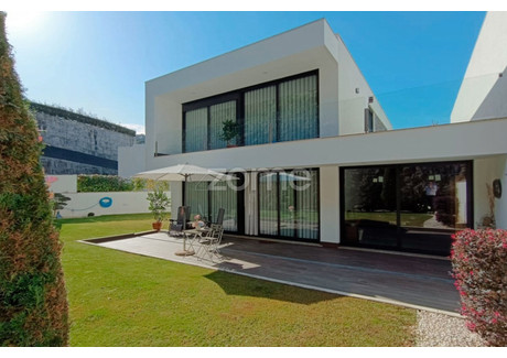 Dom na sprzedaż - Braga, Portugalia, 293 m², 572 457 USD (2 307 002 PLN), NET-97609963