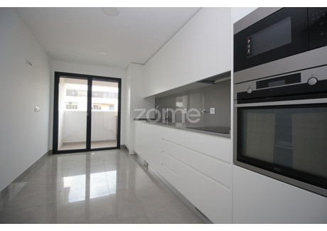 Mieszkanie na sprzedaż - Loures, Portugalia, 130 m², 563 339 USD (2 219 557 PLN), NET-92832803