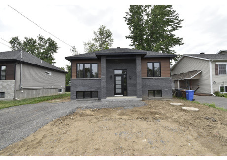 Dom na sprzedaż - 265 48e Avenue, Pointe-Calumet, QC J0N1G0, CA Pointe-Calumet, Kanada, 102 m², 288 206 USD (1 196 055 PLN), NET-103244719