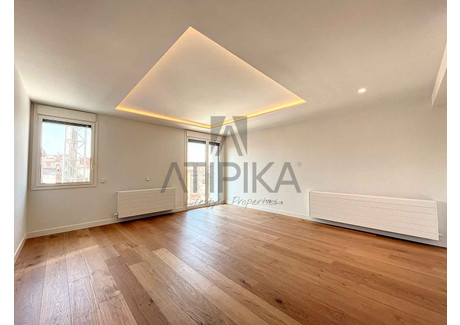 Mieszkanie na sprzedaż - Eixample - L'Antiga Esquerra de l'Eixample Barcelona, Hiszpania, 93 m², 741 178 USD (3 031 419 PLN), NET-89849193