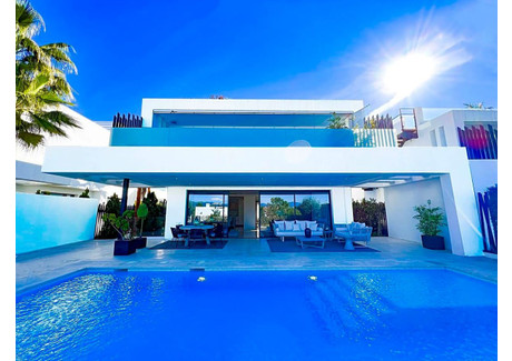 Dom na sprzedaż - Marbella, Hiszpania, 562 m², 4 495 882 USD (17 938 568 PLN), NET-81264010