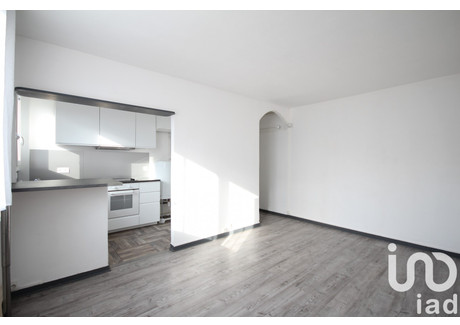 Mieszkanie na sprzedaż - Les Clayes-Sous-Bois, Francja, 39 m², 135 999 USD (557 595 PLN), NET-102245628