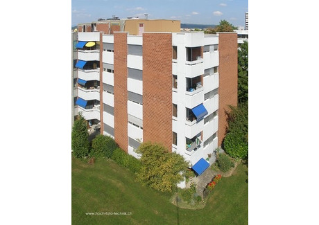 Mieszkanie do wynajęcia - Unterwartweg Muttenz, Szwajcaria, 80 m², 2259 USD (8673 PLN), NET-98557573