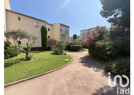 Mieszkanie na sprzedaż - Six-Fours-Les-Plages, Francja, 47 m², 300 850 USD (1 158 271 PLN), NET-97050206