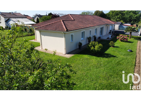 Dom na sprzedaż - Rochechouart, Francja, 165 m², 358 480 USD (1 376 563 PLN), NET-97418594